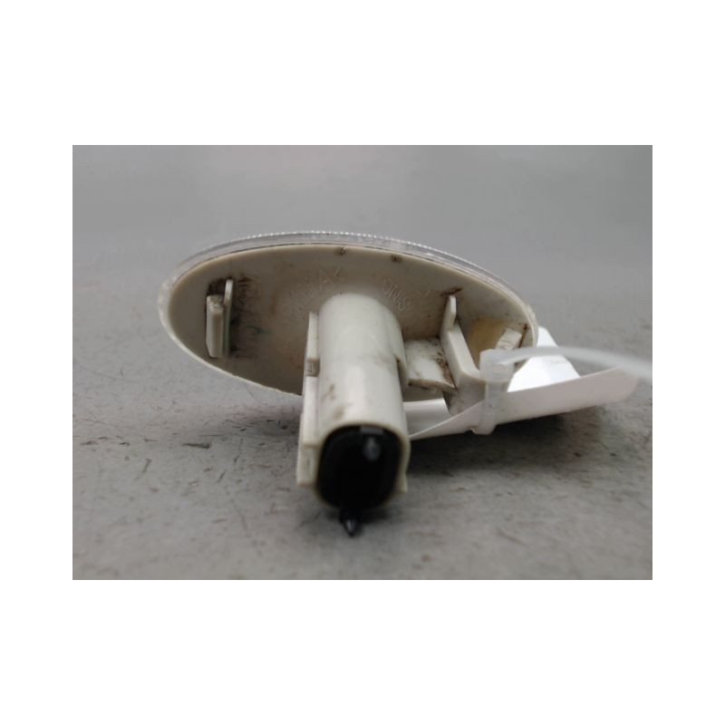 REPETITEUR AILE GAUCHE SUZUKI SWIFT