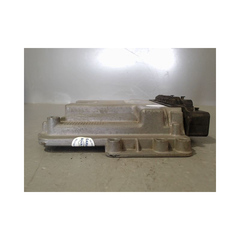 CALCULATEUR MOTEUR PEUGEOT 207