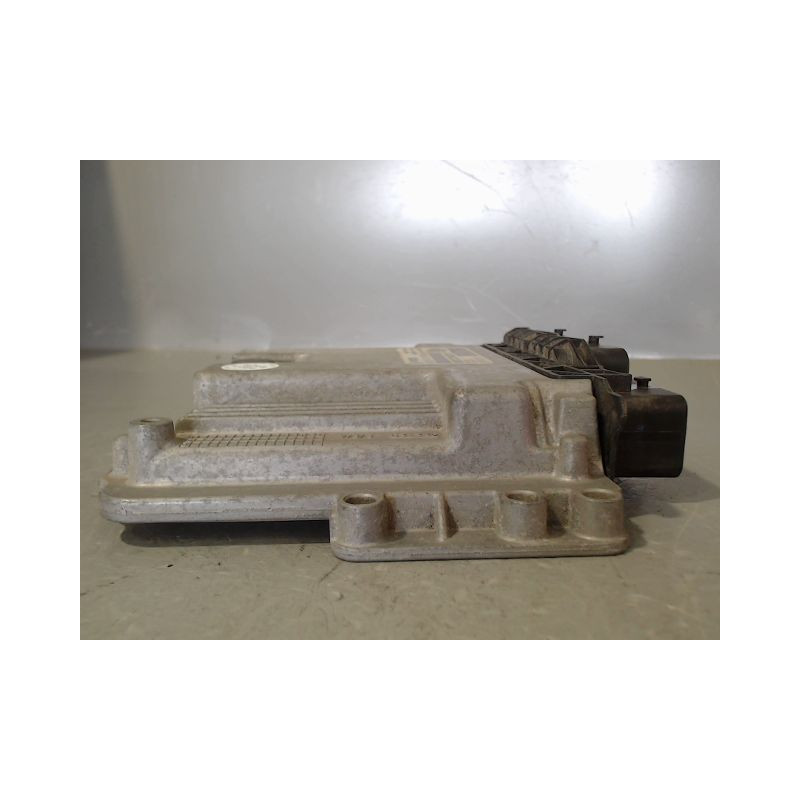 CALCULATEUR MOTEUR PEUGEOT 207