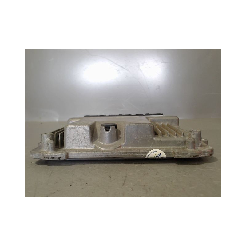 CALCULATEUR MOTEUR RENAULT MEGANE