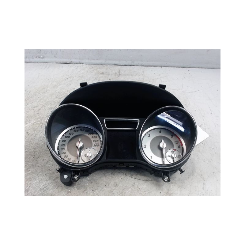 BLOC COMPTEURS MERCEDES CLA