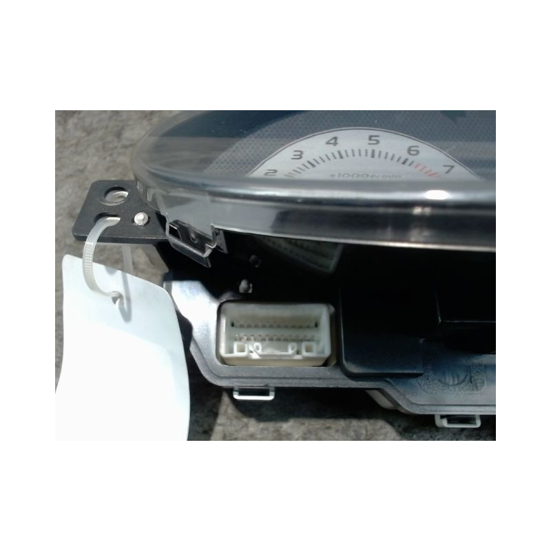 BLOC COMPTEURS TOYOTA YARIS 2003-