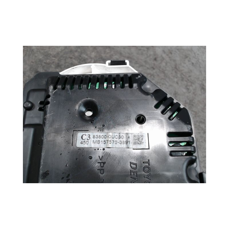 BLOC COMPTEURS TOYOTA YARIS II 2010-
