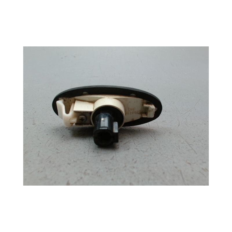 REPETITEUR AILE GAUCHE NISSAN PICK-UP KING CAB 2P III Phase 2 2002-2006