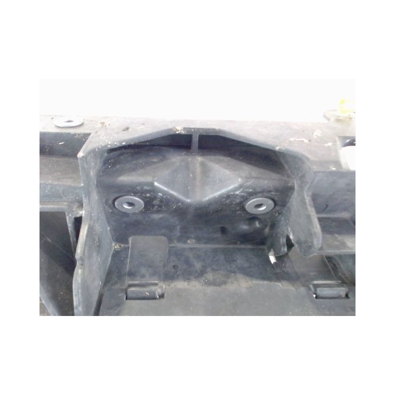 TRAVERSE SUPERIEURE ARMATURE AVANT CITROEN C4