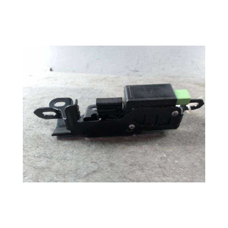 SERRURE HAYON  VOLVO C30
