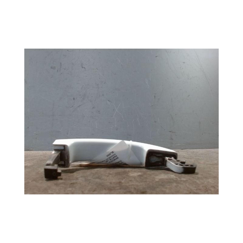 POIGNEE EXTERIEURE PORTE ARRIERE GAUCHE OPEL CORSA 2010-