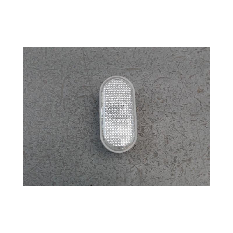REPETITEUR AILE DROIT RENAULT TWINGO