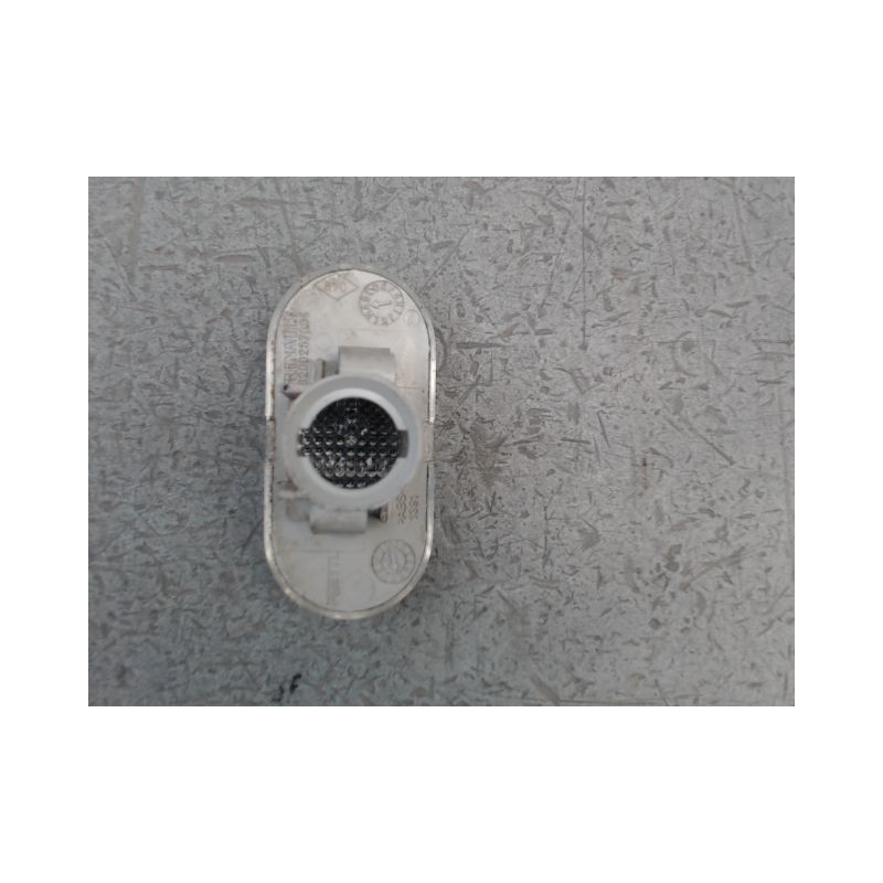 REPETITEUR AILE DROIT RENAULT TWINGO