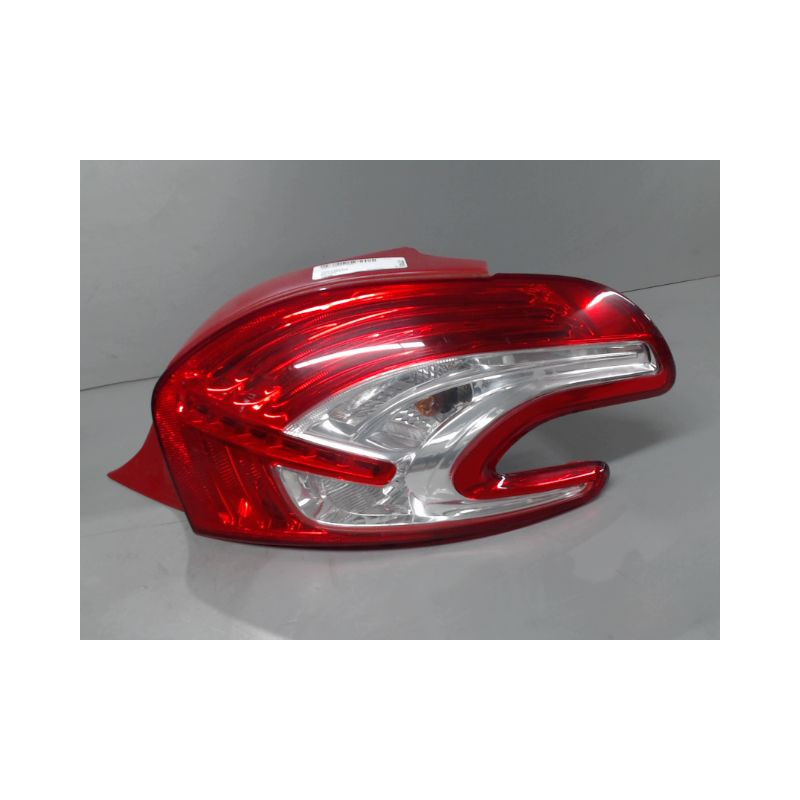 FEU ARRIERE DROIT PEUGEOT 208