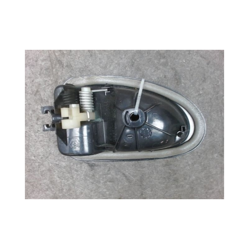 POIGNEE INTERIEURE PORTE AVANT DROIT RENAULT CLIO II PH.1 98-2001