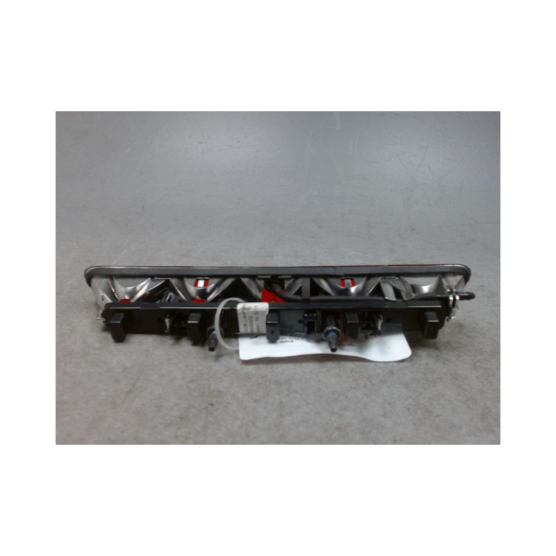 FEUX STOP SUPPLEMENTAIRE PEUGEOT 206+ 2009-