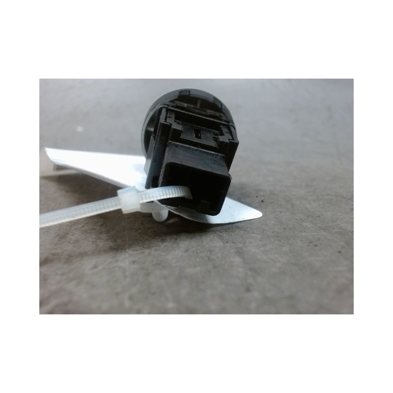 BOUTON DE WARNING NISSAN JUKE