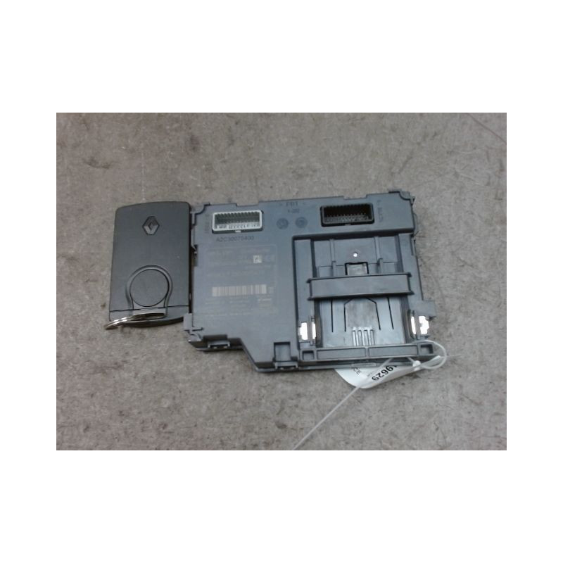 LECTEUR DE CARTE RENAULT CAPTUR