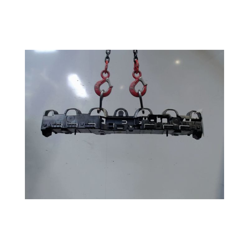 SUPPORT CENTRAL PARE-CHOC ARRIERE  RENAULT CLIO IV