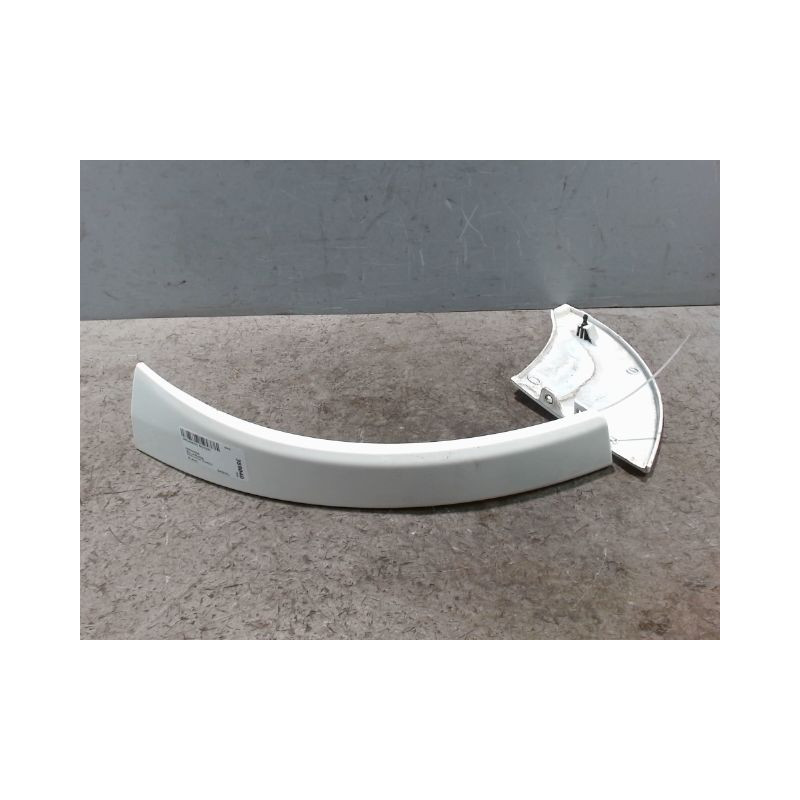 ENJOLIVEUR PHARE DROIT PEUGEOT BOXER