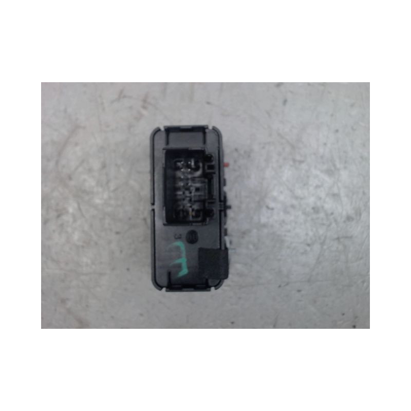 BOUTON DE WARNING VOLKSWAGEN UP