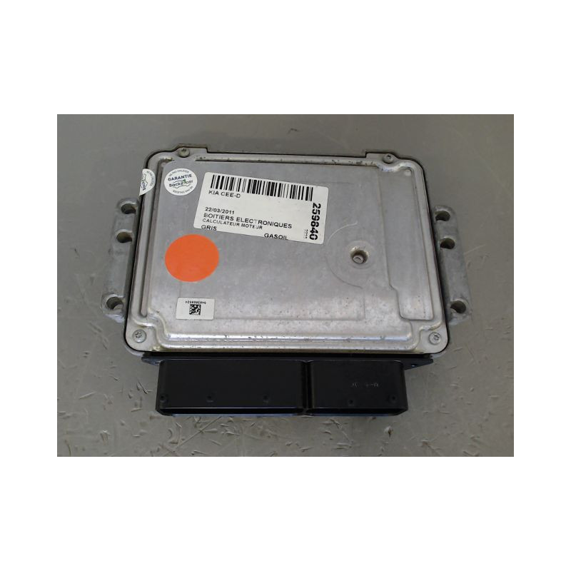 CALCULATEUR MOTEUR KIA CEE-D