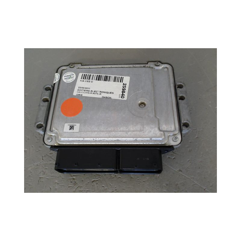 CALCULATEUR MOTEUR KIA CEE-D