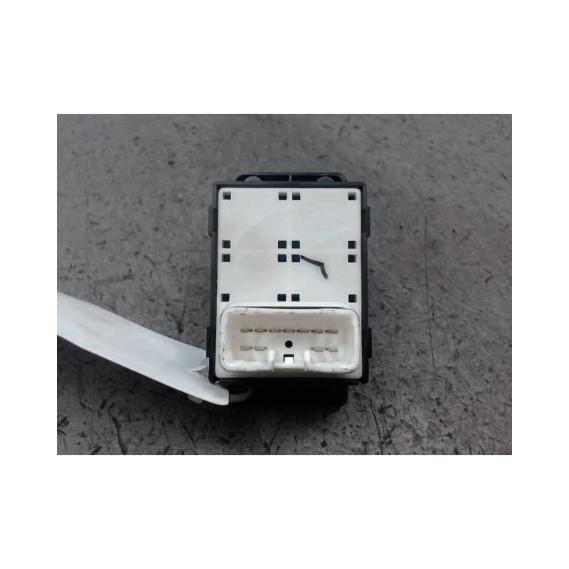 COMMANDE LEVE-GLACE PORTE AVG HYUNDAI I10
