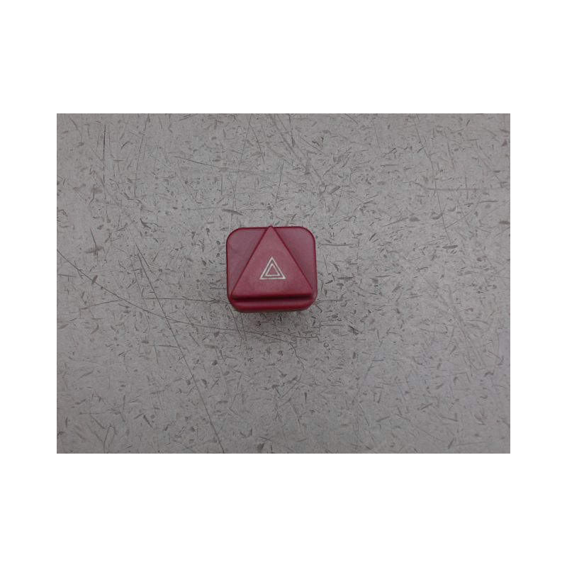 BOUTON DE WARNING PEUGEOT 1007