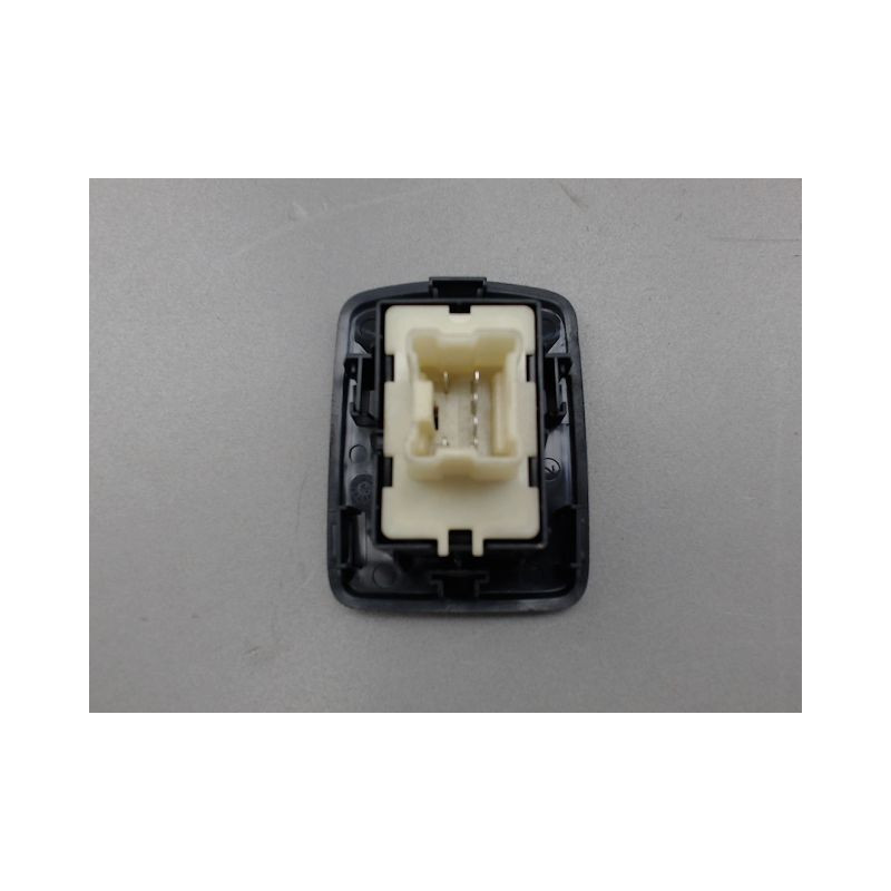COMMANDE LEVE-GLACE PORTE AVD DACIA SANDERO