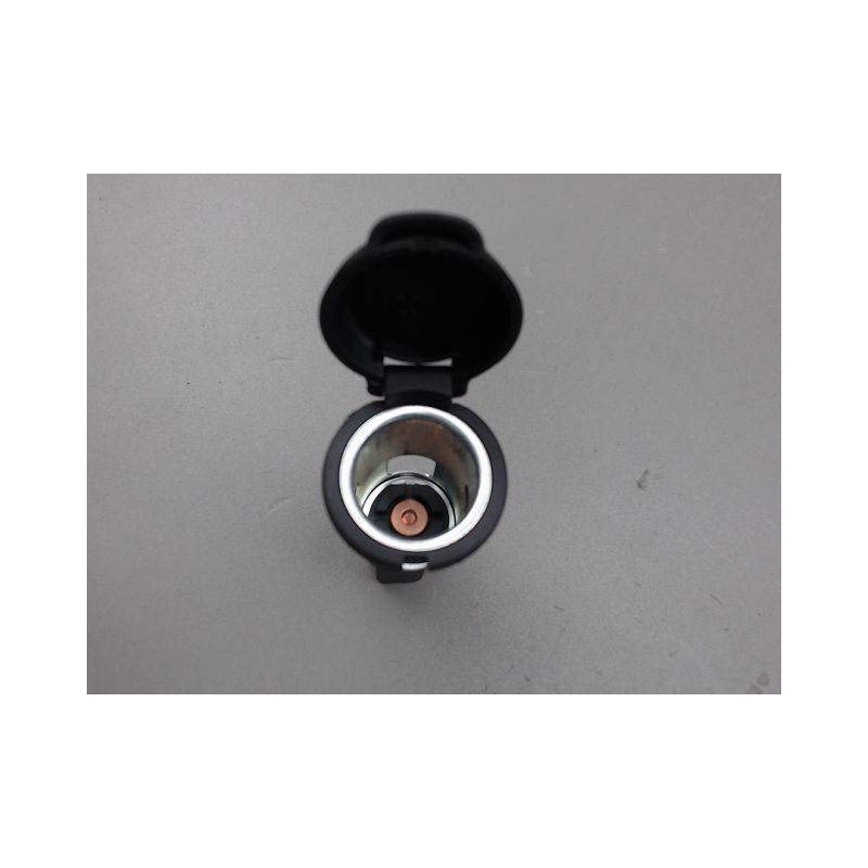 PRISE 12V AV PEUGEOT 208