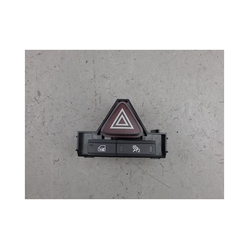 BOUTON DE WARNING OPEL CORSA