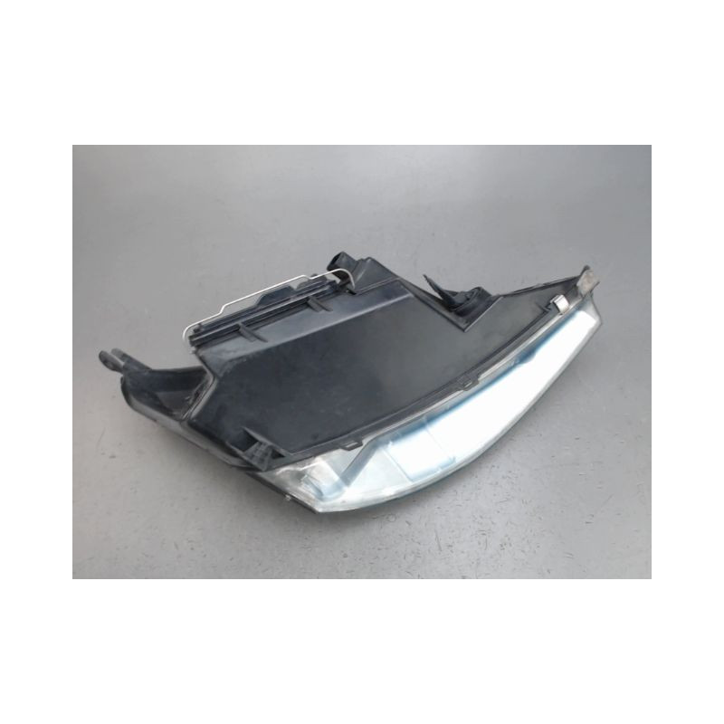 PHARE GAUCHE FORD FOCUS
