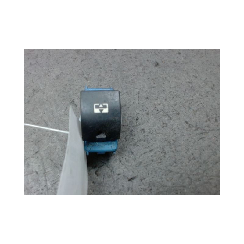 BOUTON COMMANDE TOIT OUVRANT PEUGEOT 308