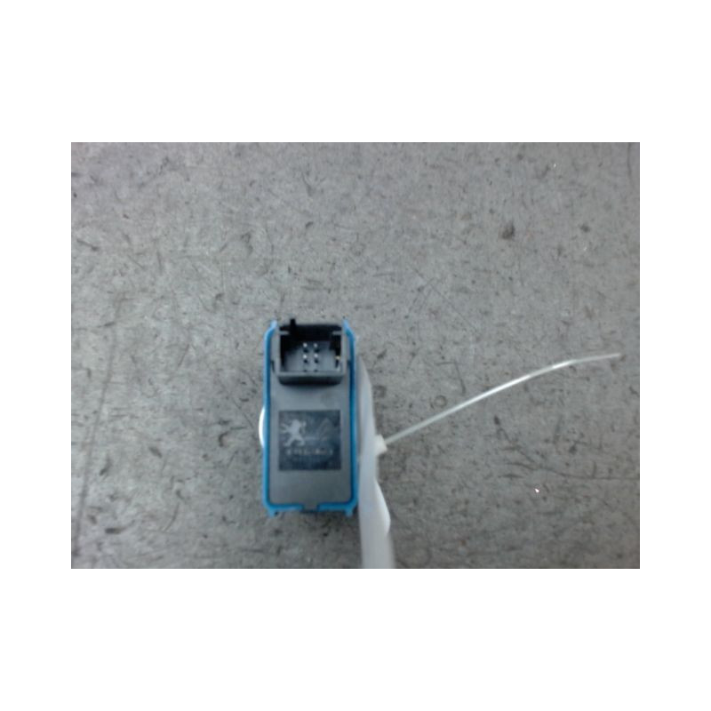 BOUTON COMMANDE TOIT OUVRANT PEUGEOT 308