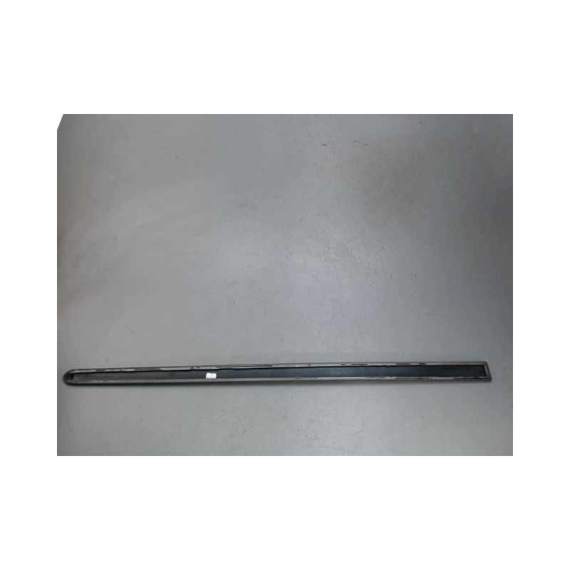 PROTECTION PORTE AVANT DROIT PEUGEOT 107