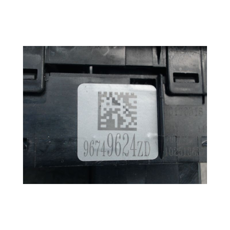 COMMANDE LEVE-GLACE PORTE AVG PEUGEOT 2008