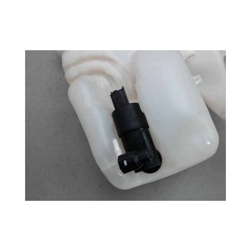 RESERVOIR LAVE-GLACE AVANT PEUGEOT 207