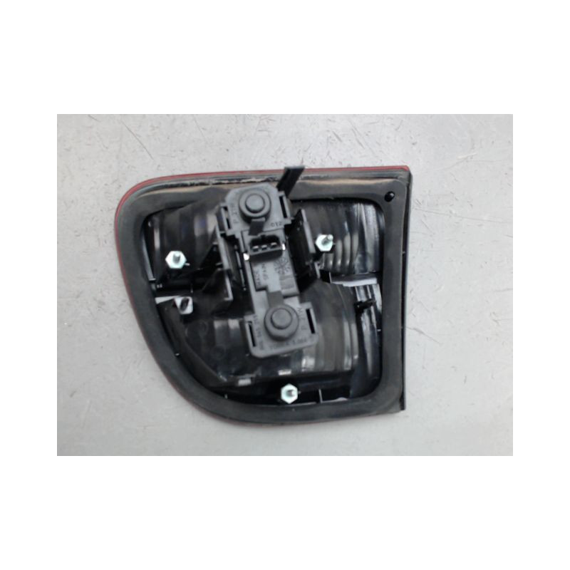 FEU ARRIERE INTERIEUR GAUCHE SEAT LEON