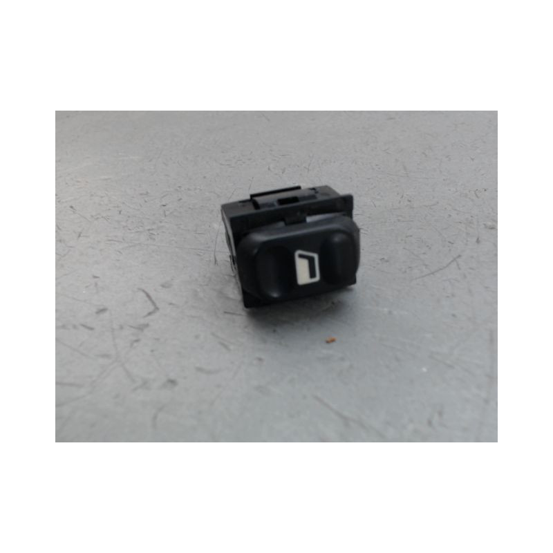 COMMANDE LEVE-GLACE PORTE AVD PEUGEOT PARTNER