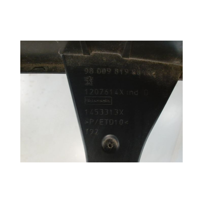 SUPPORT CENTRAL PARE-CHOC ARRIERE  PEUGEOT 308