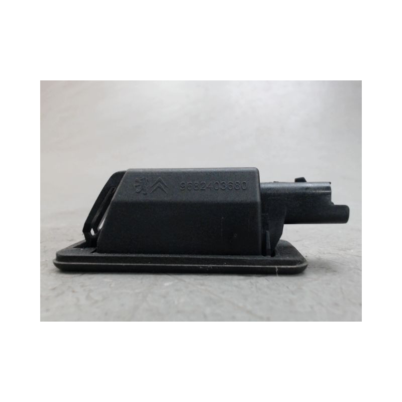 ECLAIREUR PLAQUE DE POLICE GAUCHE PEUGEOT 308