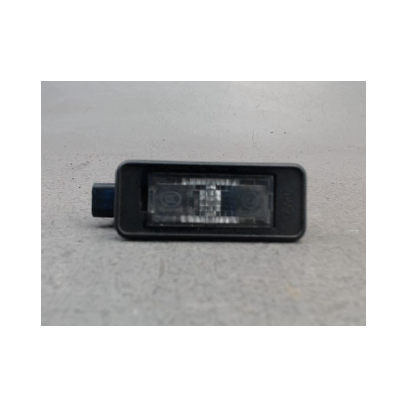 ECLAIREUR PLAQUE DE POLICE GAUCHE PEUGEOT 2008