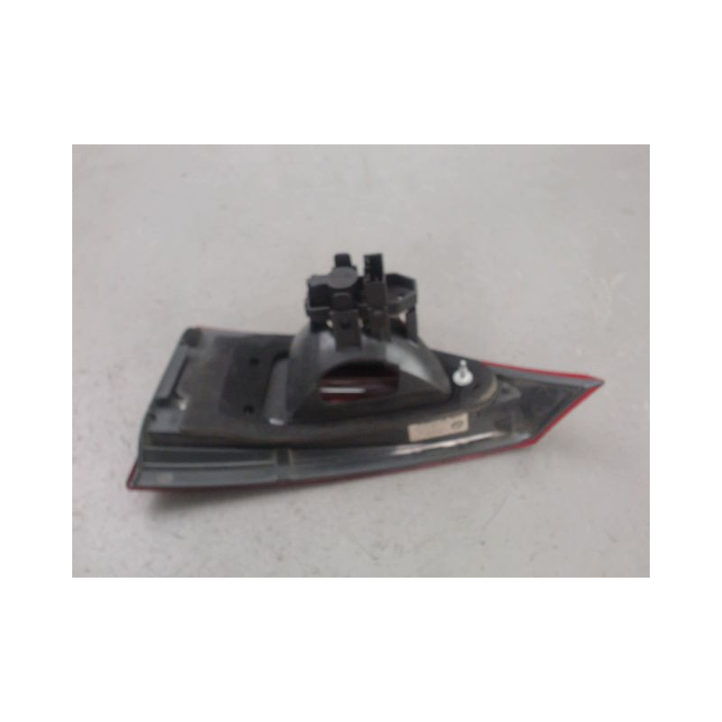 FEU ARRIERE INTERIEUR GAUCHE B.M.W. X1