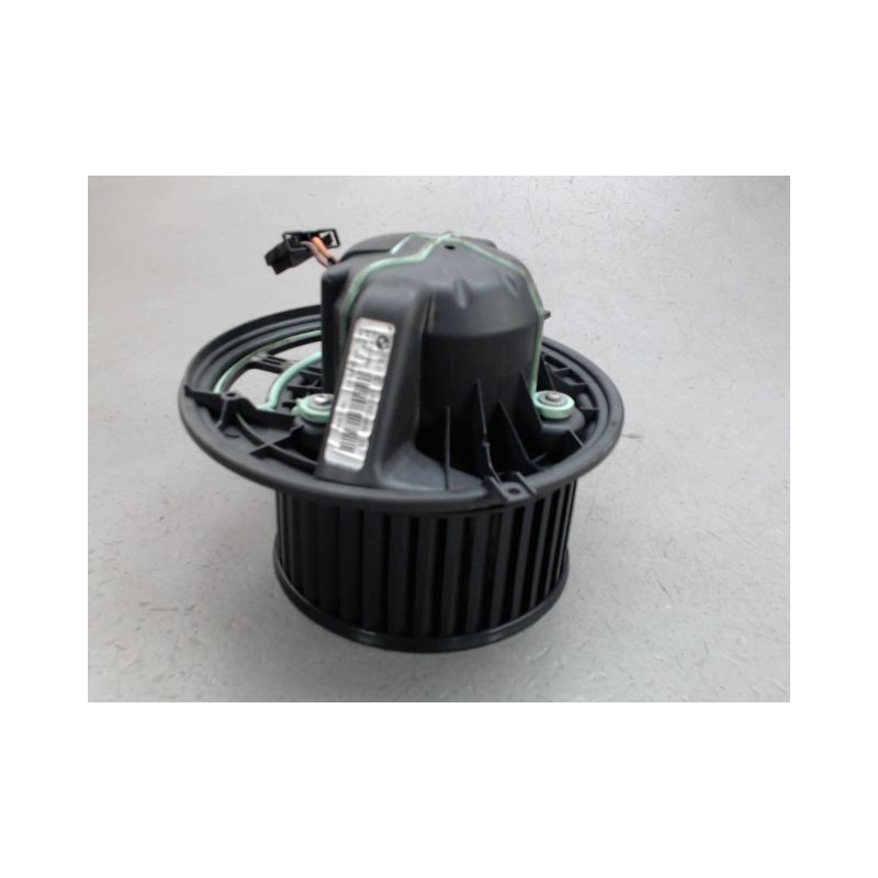 MOTEUR VENTILATEUR CHAUFFAGE B.M.W. SERIE 1