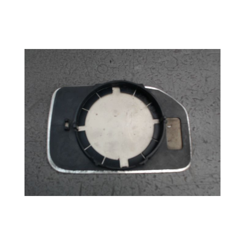 GLACE RETROVISEUR EXT D PEUGEOT 106
