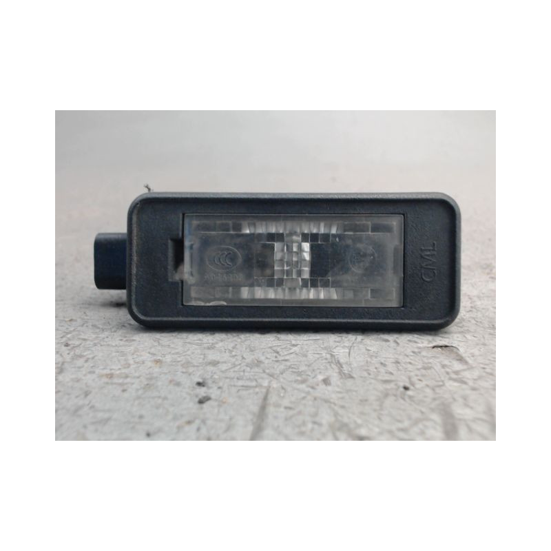 ECLAIREUR PLAQUE DE POLICE DROIT PEUGEOT 208
