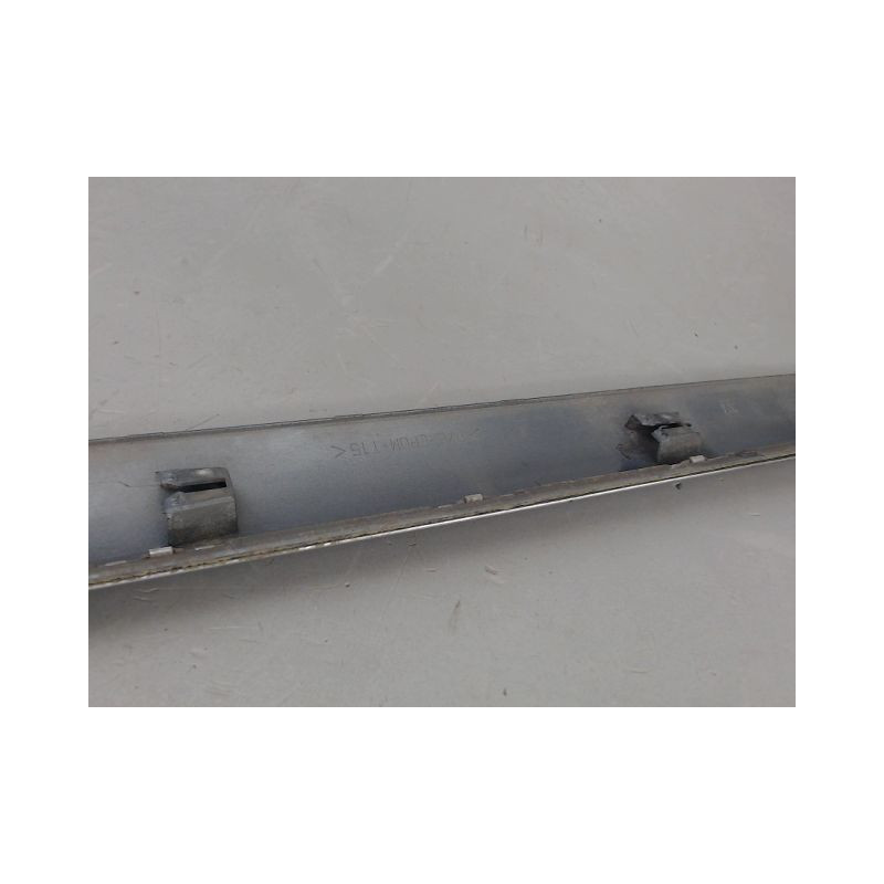 PROTECTION PORTE AVANT DROIT PEUGEOT 207