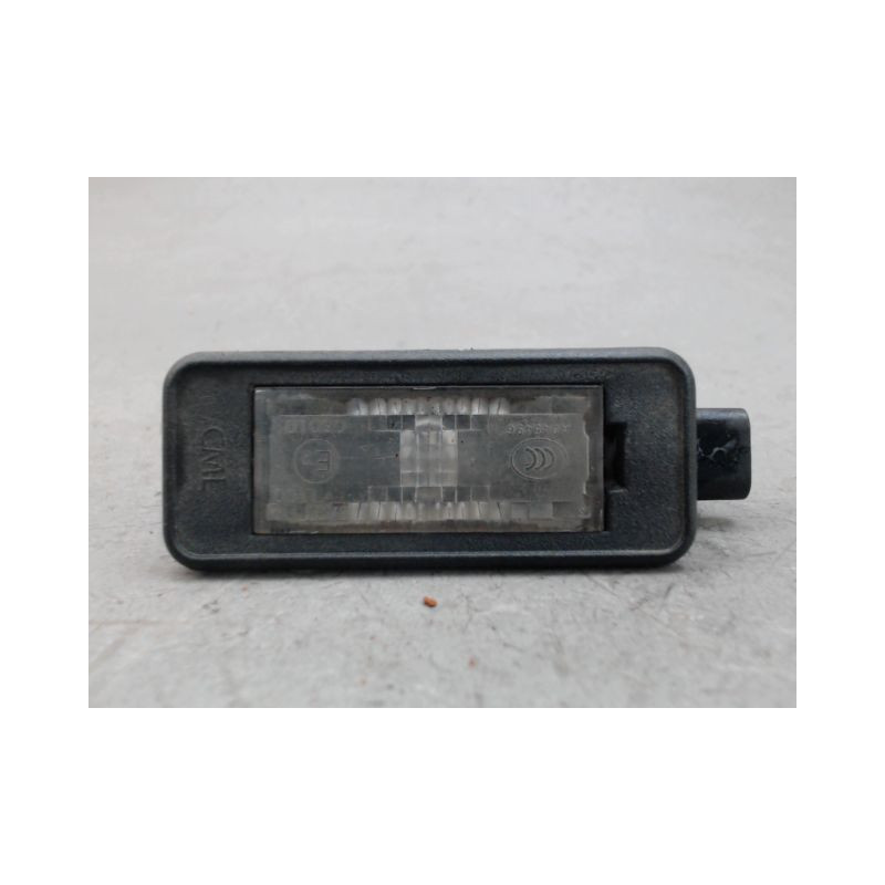 ECLAIREUR PLAQUE DE POLICE DROIT PEUGEOT 308