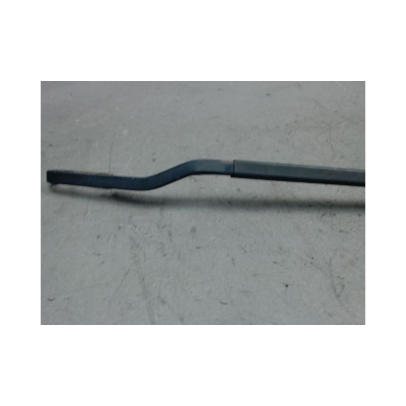 BRAS ESSUIE-GLACE AVANT DROIT MERCEDES VITO FOURGON COMPACT 03-