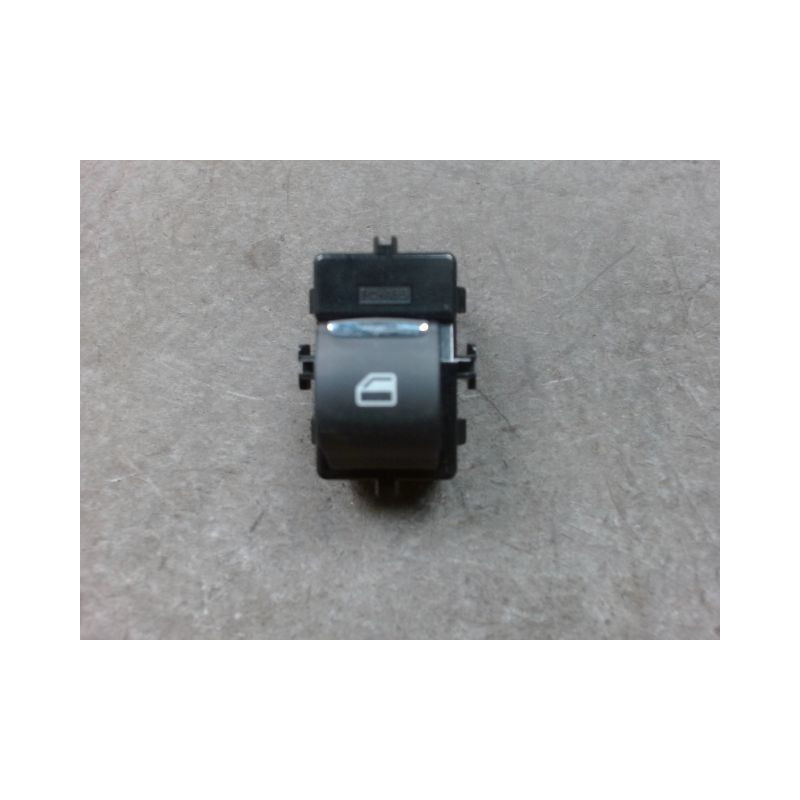 COMMANDE LEVE-GLACE PORTE AVD FORD ECOSPORT