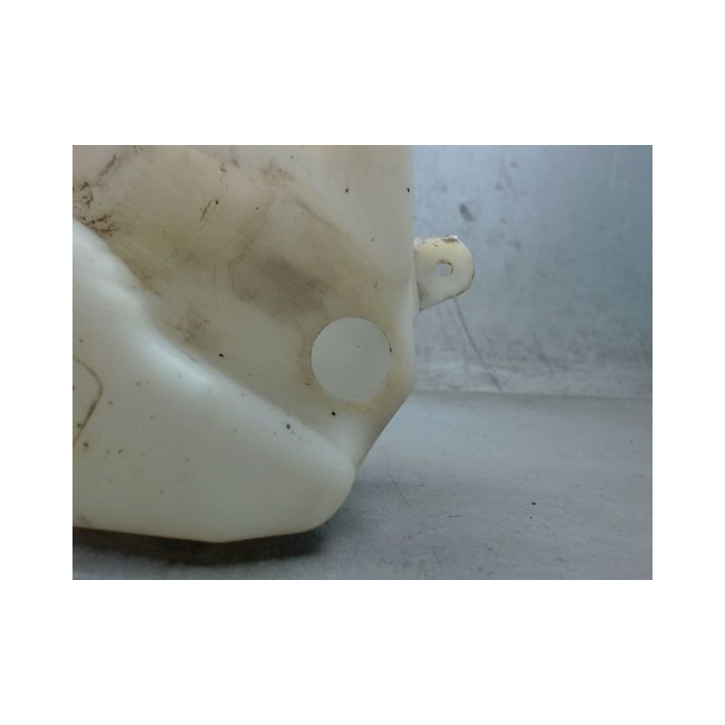 RESERVOIR LAVE-GLACE AVANT AIXAM 7RS