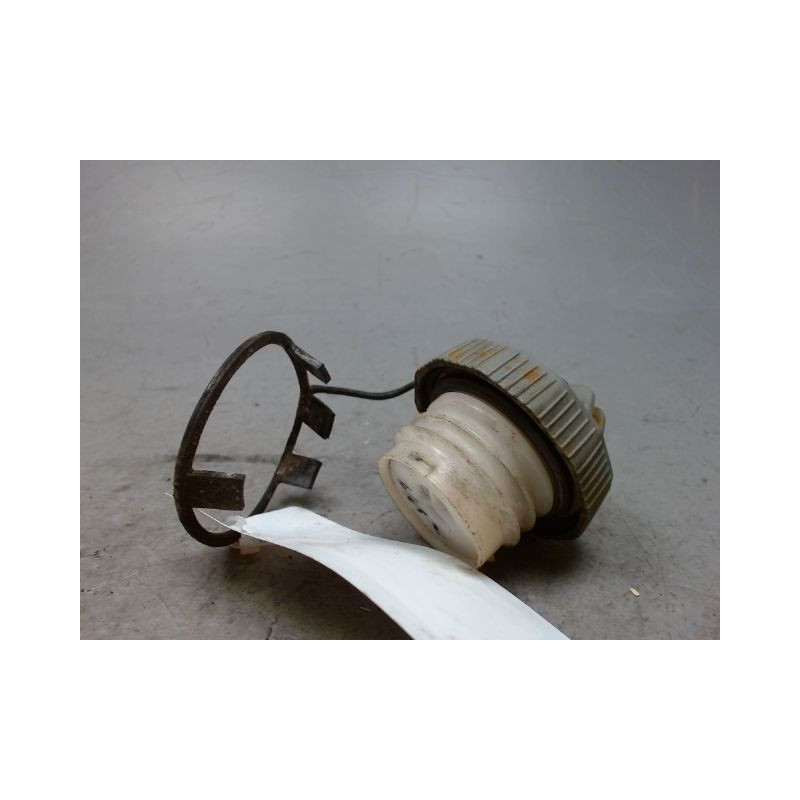 BOUCHON RESERVOIR A CARBURANT MAZDA 323 98-