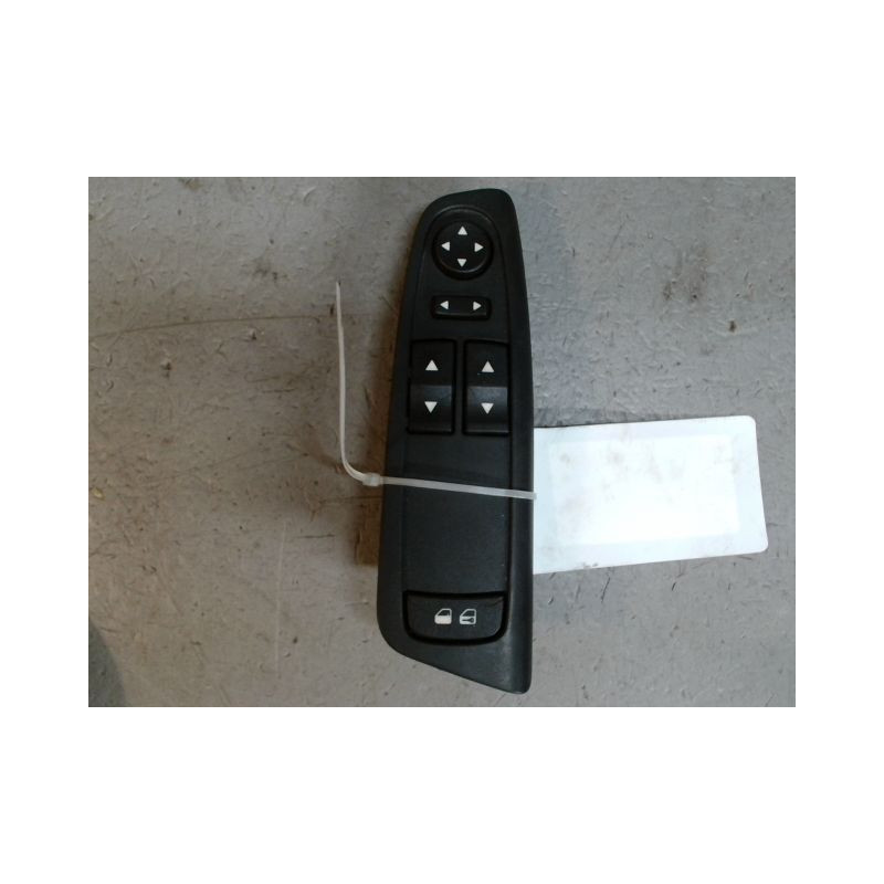 COMMANDE LEVE-GLACE PORTE AVG FIAT STILO 5P